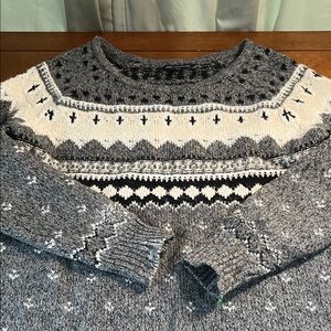 American Eagle Outfitters Gray and Cream Patterned Sweater
